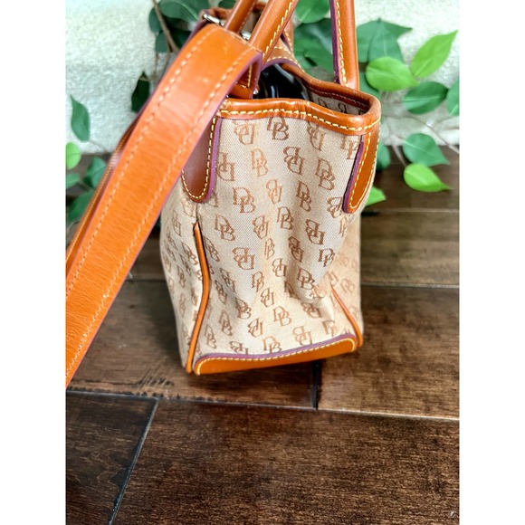 Dooney & Bourke vintage signature handbag - Picture 5 of 10